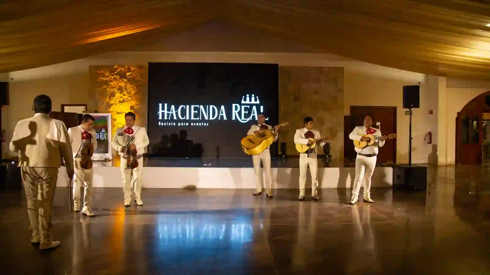 Escenario con música en vivo